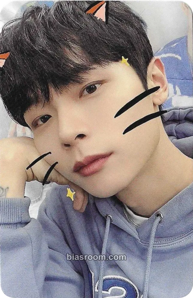 Yechan Blue Photocard - LUCY - LUCY K-pop photocard