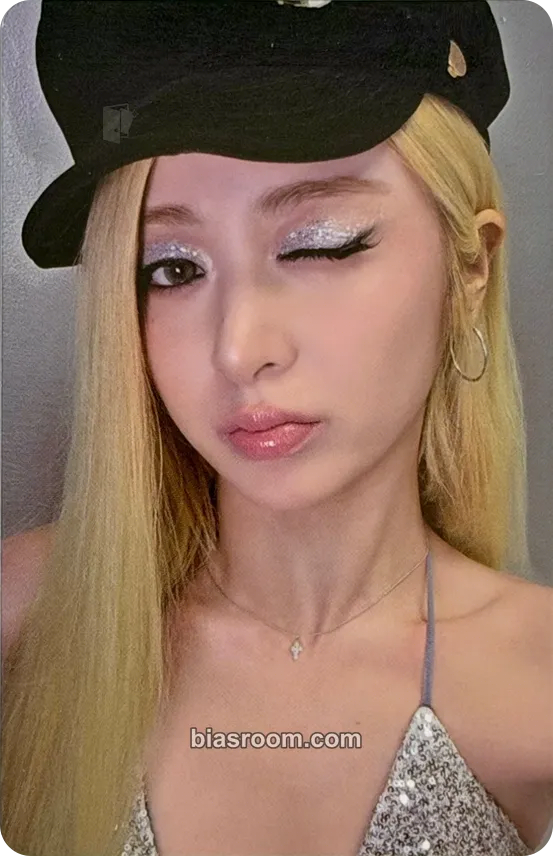 Huh Yunjin Made My Night Photocard - LE SSERAFIM - photocard K-pop LE SSERAFIM