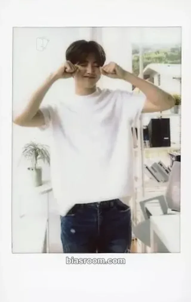 TREASURE - Junkyu - 2021 SUMMER CAMP Other lipss polaroid A version