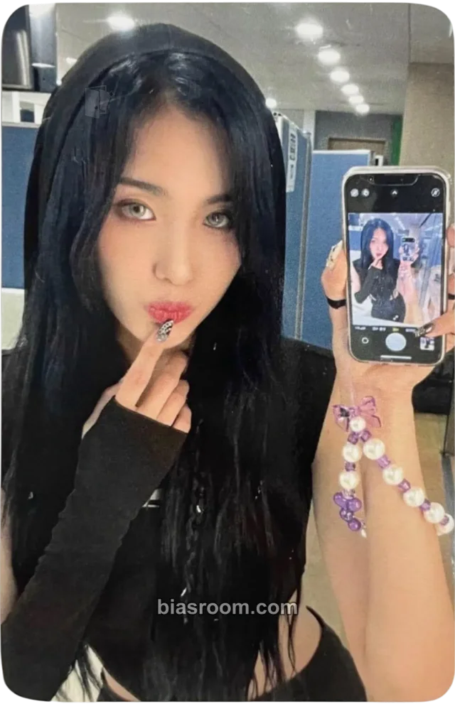 EVERGLOW - Aisha - All My Girls Album ktown4u round 2 video call/fancall fansign
