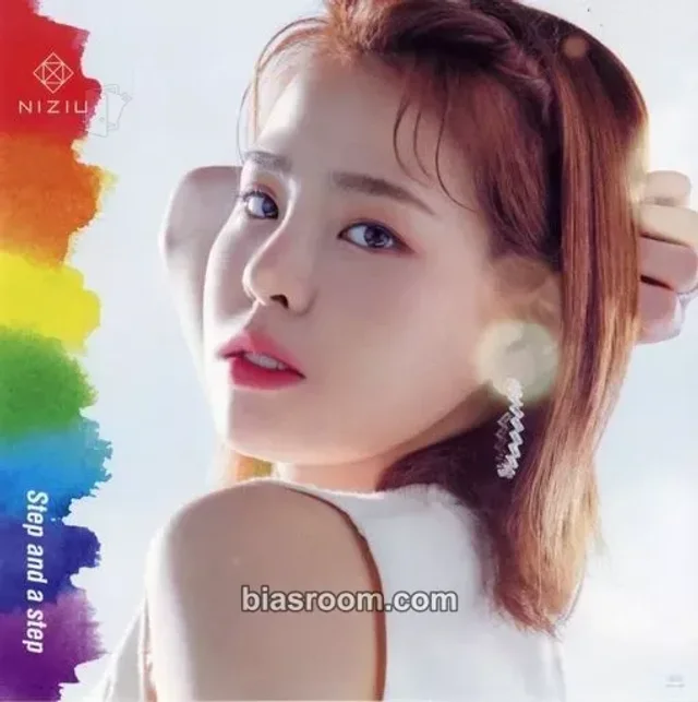 NiziU - Mako - Step and a Step Album amazon japan jacket card purchase benefit