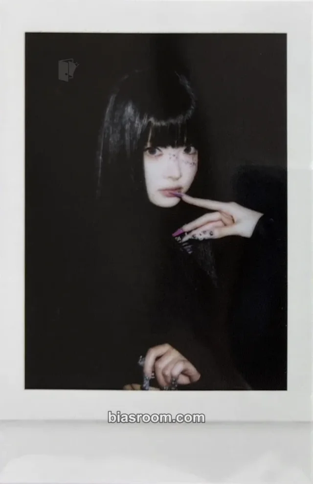 LE SSERAFIM - Hong Eunchae - Made My Night Album polaroid trading card merch photocard