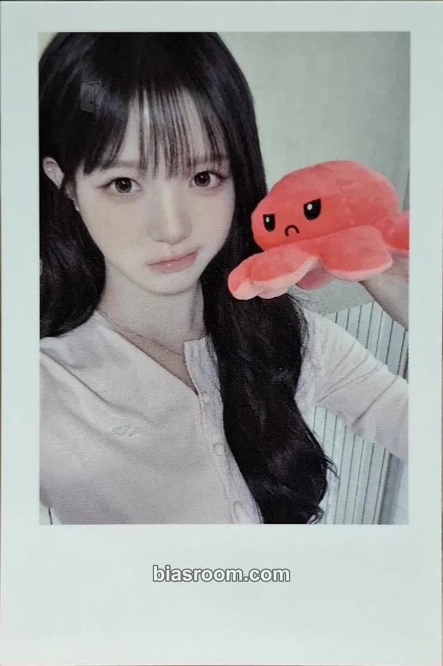 Chaewon LOVE&POP pt.1 Photocard - tripleS - tripleS K-pop photocard