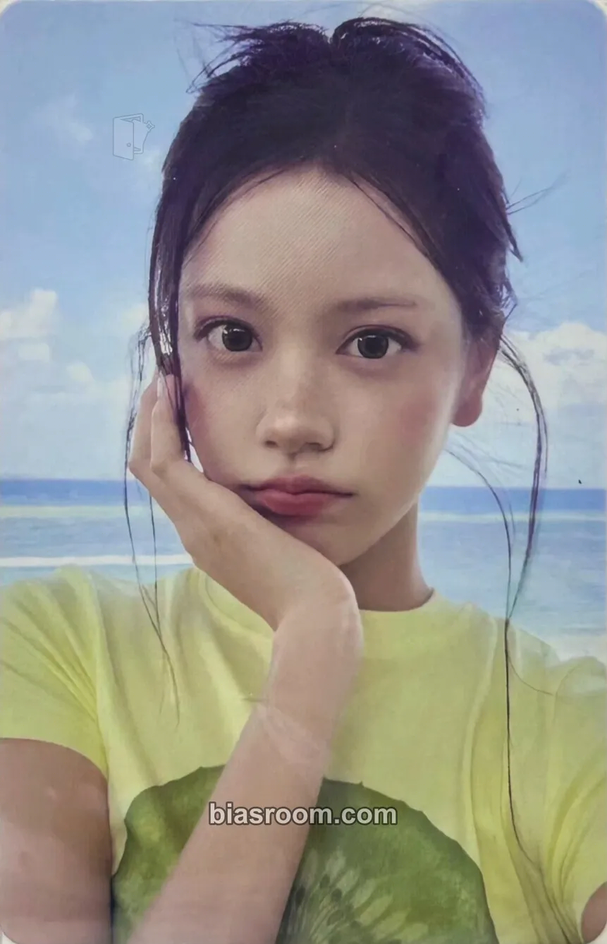 Carmen Lemon Tang Photocard - Hearts2Hearts - Hearts2Hearts K-pop photocard