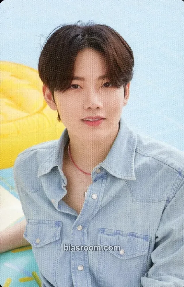 TREASURE - Junkyu - 2nd Anniversary Other 2nd anniversary magazine photocard photocard set A version random photocard