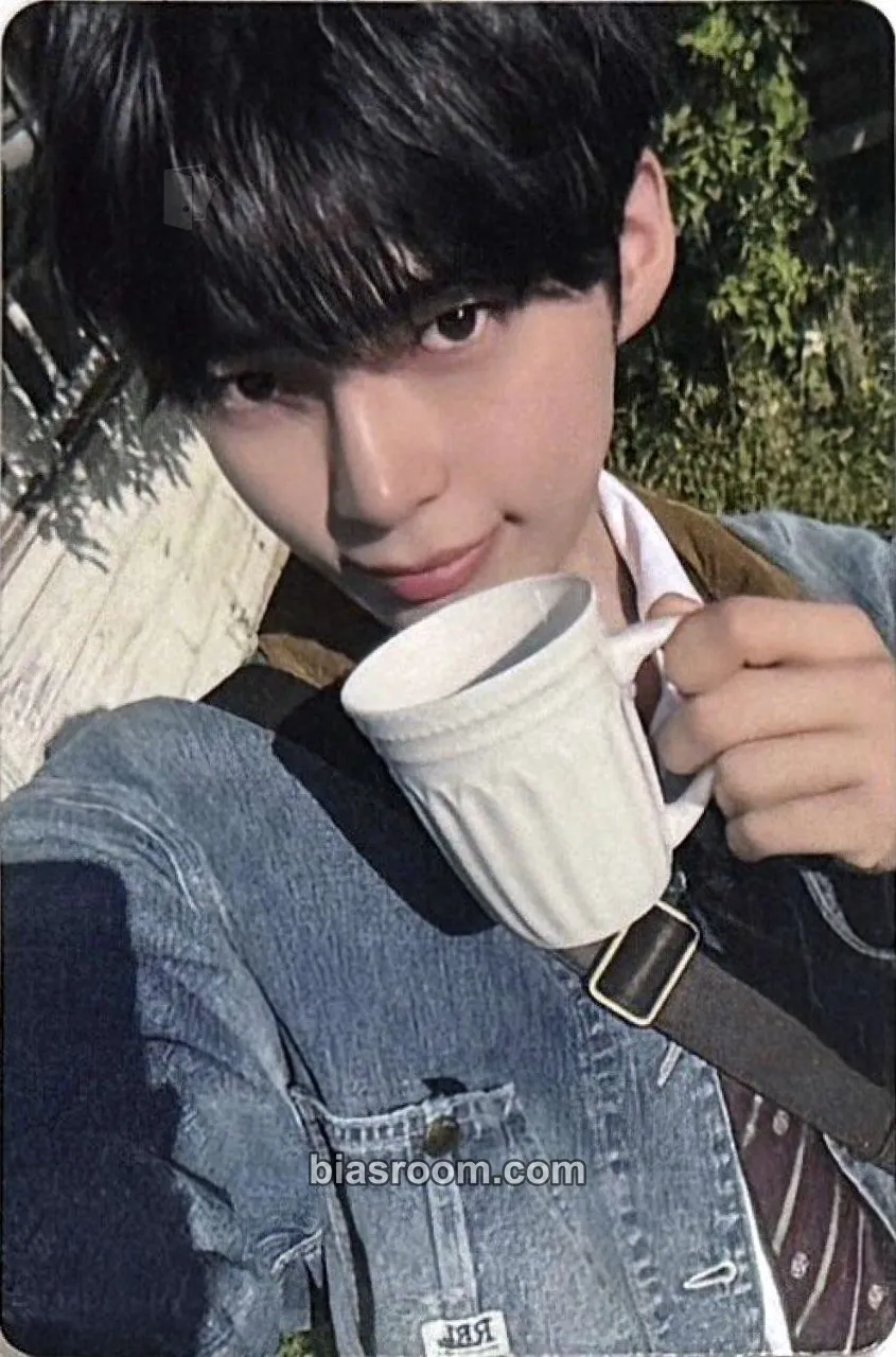 Hanbin ๅๅธฐ๐ฟ๐๐๐ธ Photocard - ZEROBASEONE - ZEROBASEONE K-pop photocard