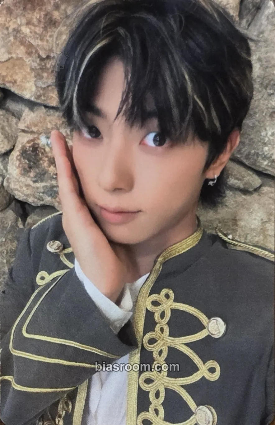 Kanghyun 面 : Unknown Atlas Photocard - ONEWE - ONEWE K-pop photocard