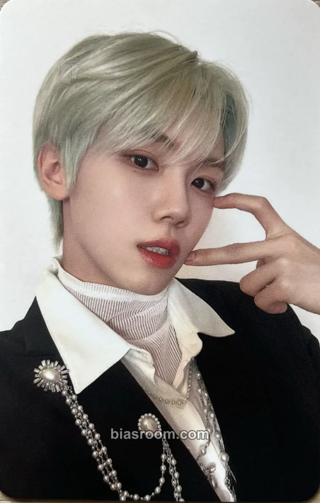 CRAVITY - Seongmin - The 1st World Tour 'MASTERPIECE' Event merch photocard photocard set concert