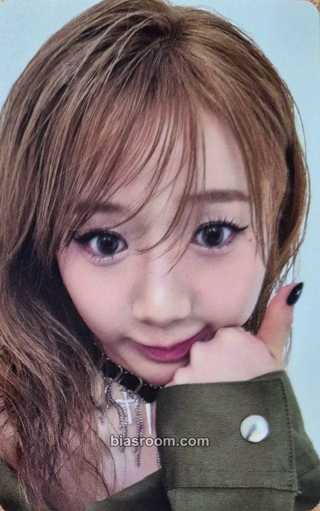 ME:I - Keiko - 花咲く道 Album album photocard limited edition B version