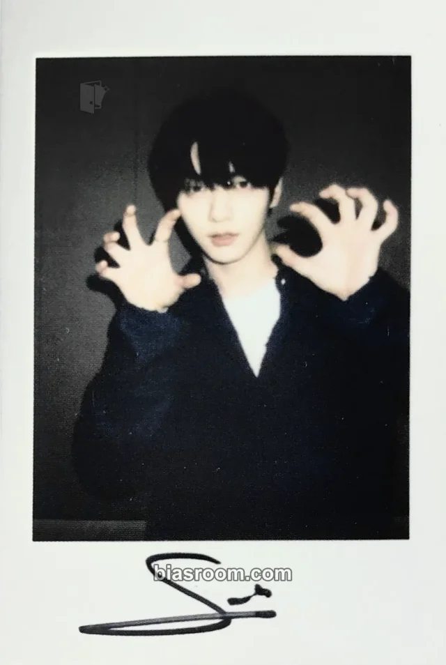 TOMORROW X TOGETHER - Soobin - 7TH YEAR: A Moment of Stillness in the Thorns Album fansign winner benefit withfans / yizhiyu (yzy) beijing china printed signature polaroid