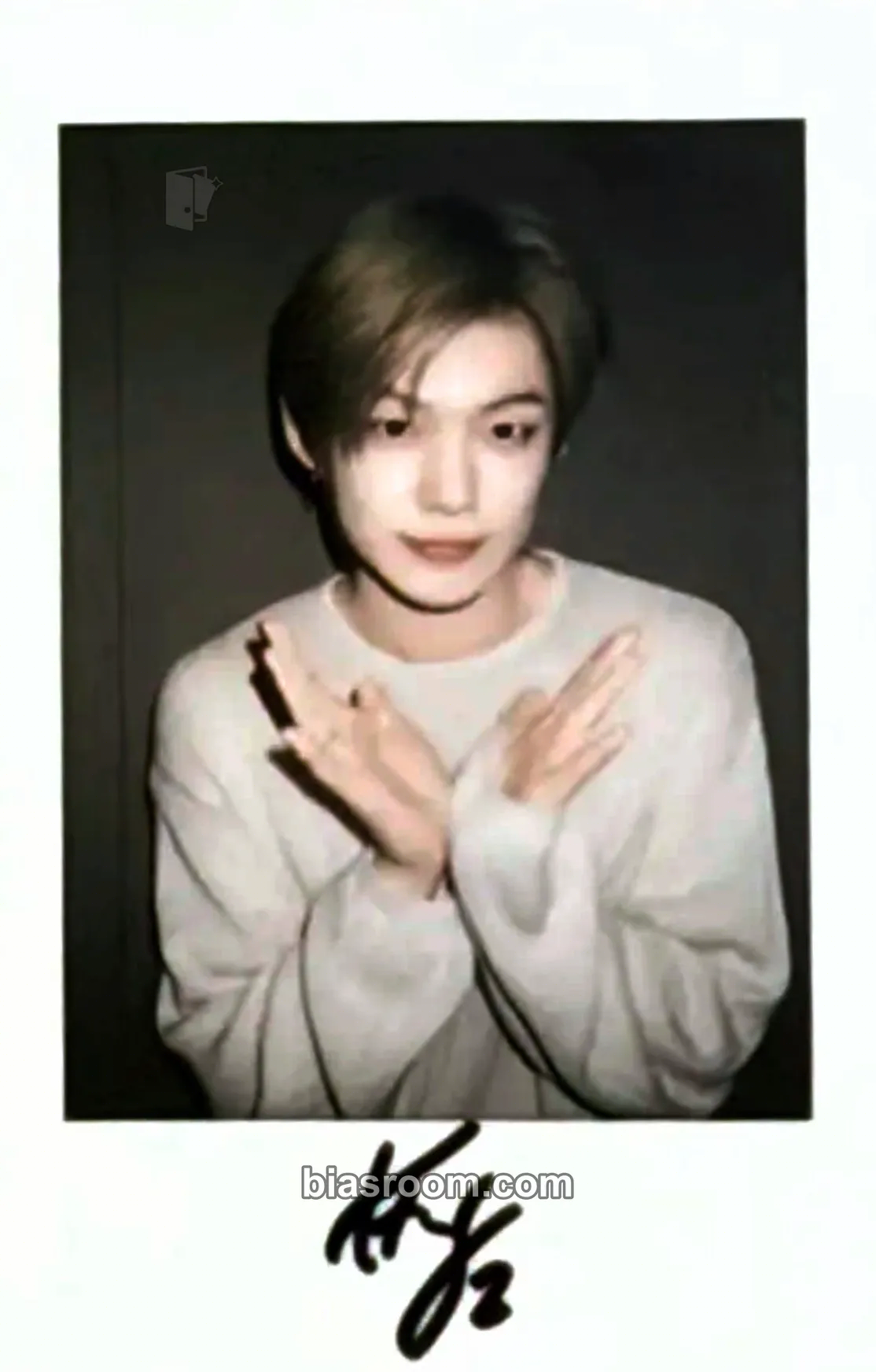 Yeonjun 7TH YEAR: A Moment of Stillness in the Thorns Photocard - TOMORROW X TOGETHER - TOMORROW X TOGETHER K-pop photocard