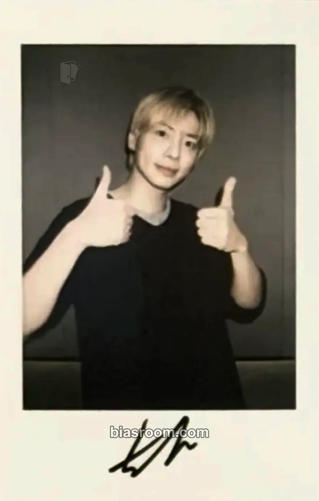 Taehyun 7TH YEAR: A Moment of Stillness in the Thorns Photocard - TOMORROW X TOGETHER - TOMORROW X TOGETHER K-pop photocard