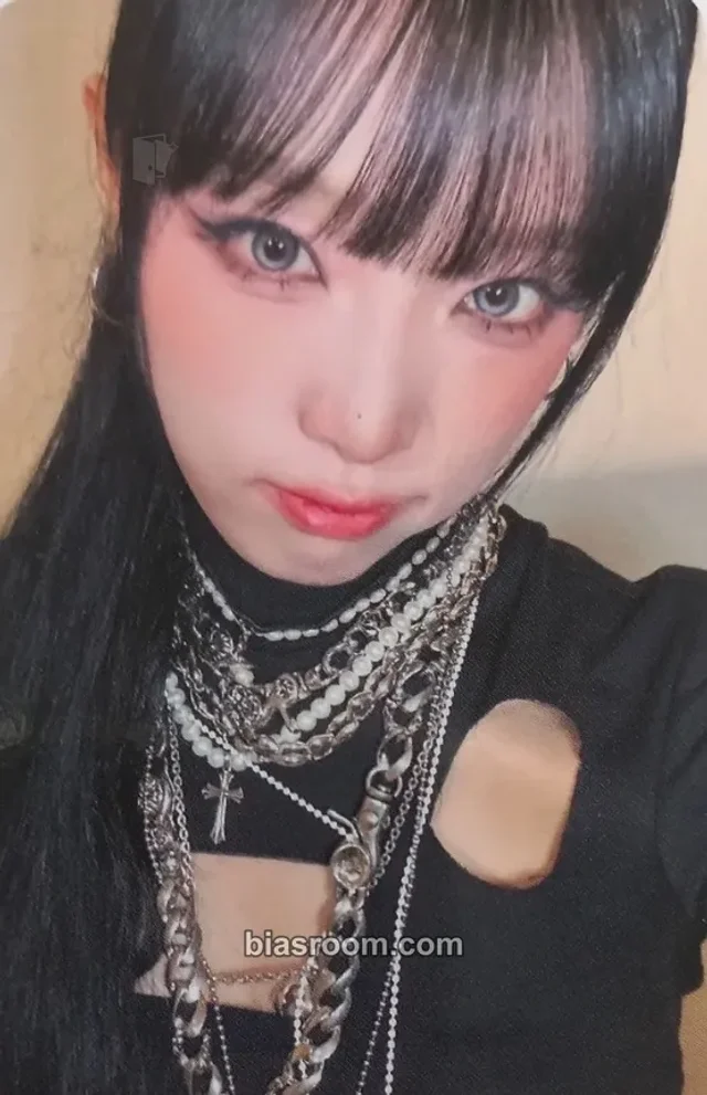 Yena - Yena - NEMONEMO Album apple music pob (pre-order benefit)