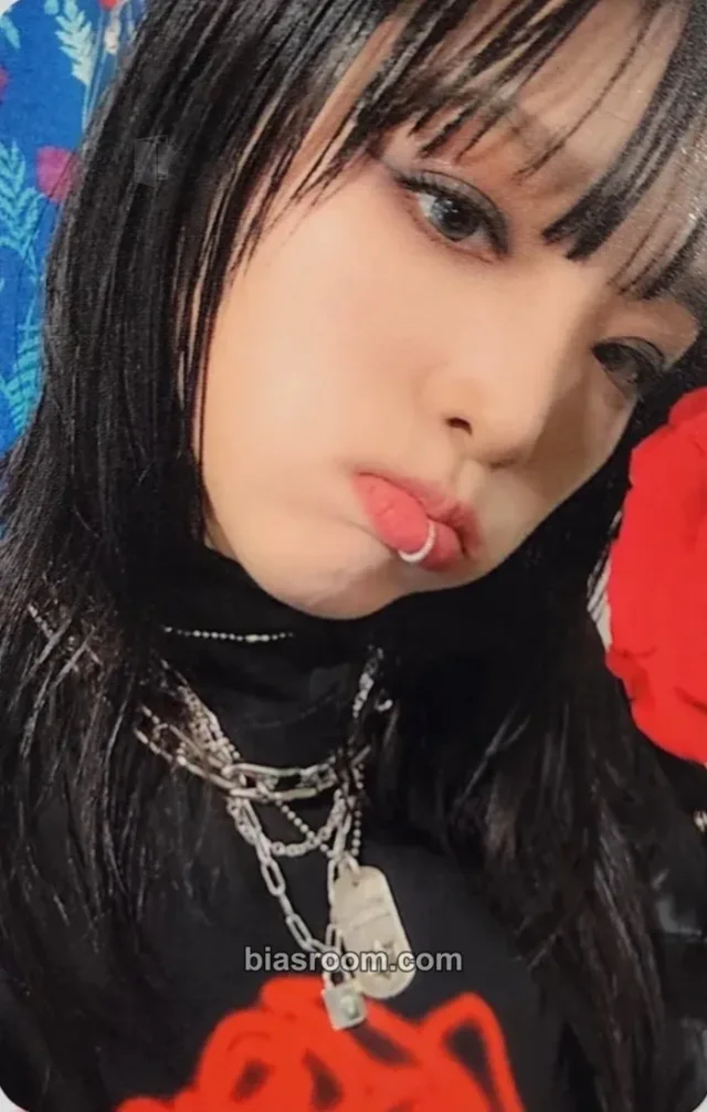 Yena - Yena - Love War Album everline pob (pre-order benefit)