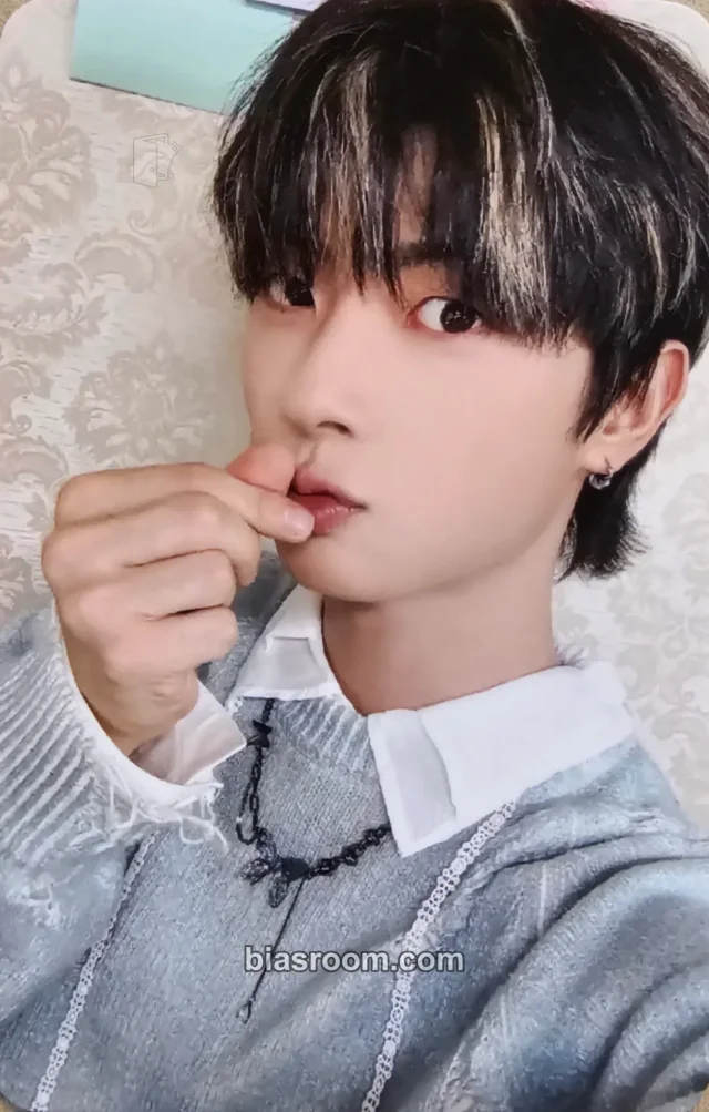 ONEWE - Kanghyun - 面 : Unknown Atlas Album everline
