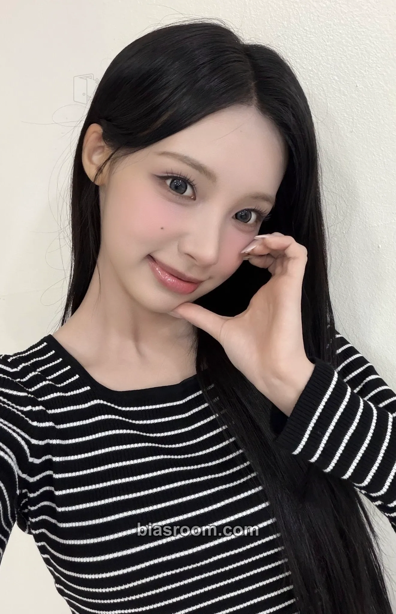 Woni blip x LUSH Super Fan Party Photocard - RESCENE - RESCENE K-pop photocard