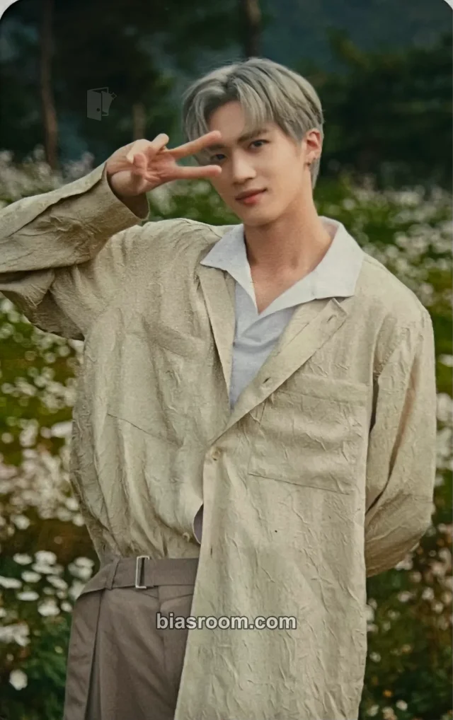 PENTAGON - Yanan - WE L:VE Event merch inclusion keyring random photocard