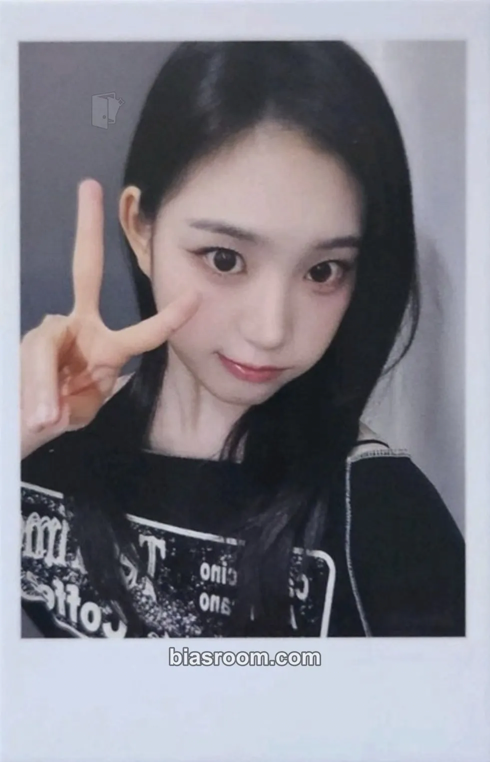 Jiyeon Beyond Beauty Photocard - tripleS - tripleS K-pop photocard