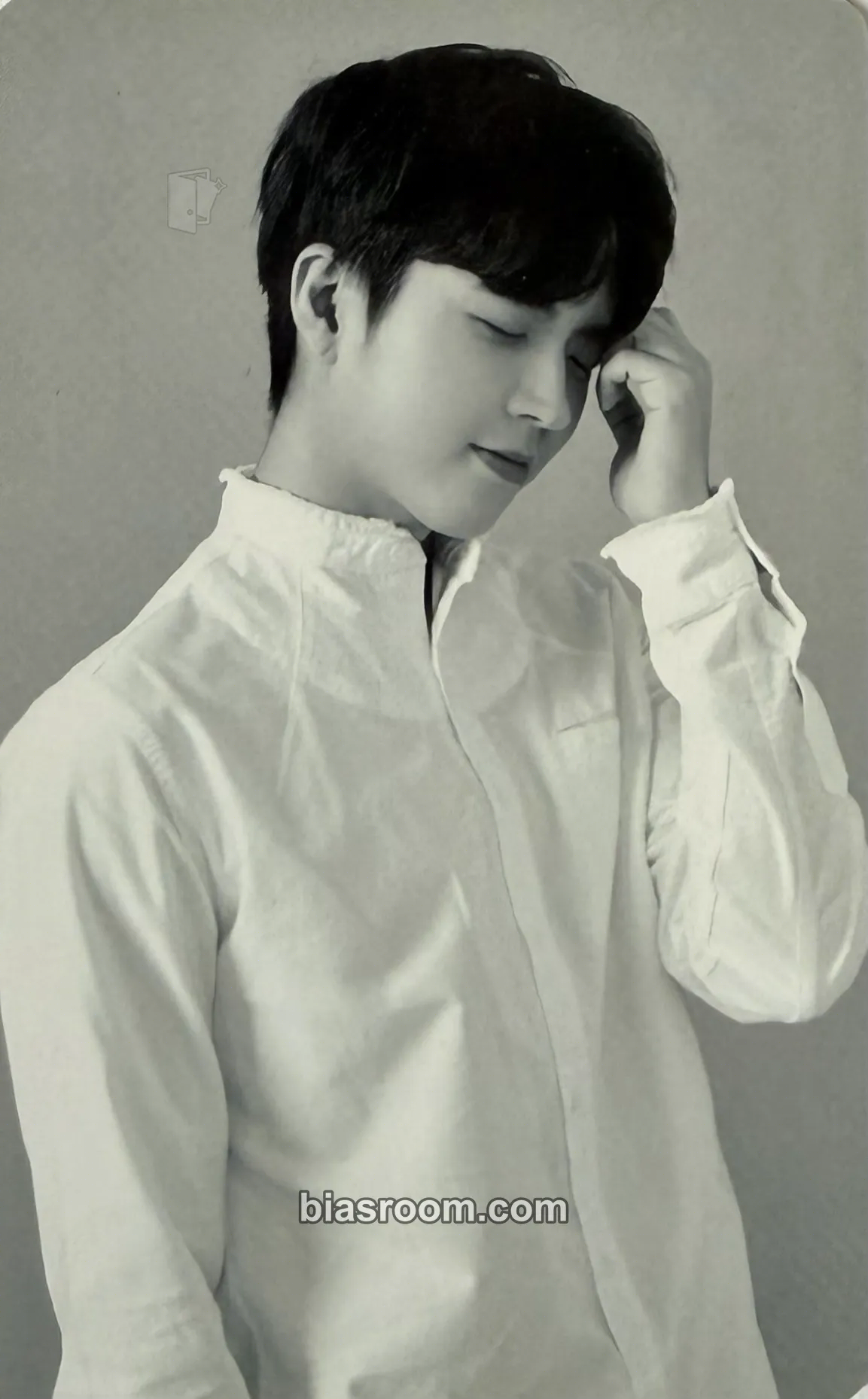 Woohyun 2018 Season's Greetings Photocard - INFINITE - INFINITE K-pop photocard