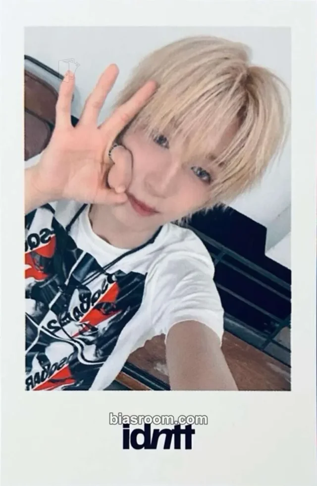 idntt - Lee KyuHyuk - itsnotover Album hellolive polaroid pob (pre-order benefit)