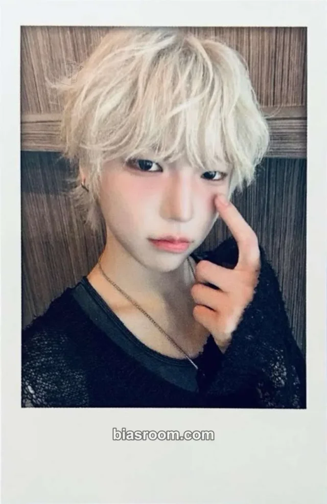 idntt - Lee JaeYoung - itsnotover Album soundwave pob (pre-order benefit) polaroid