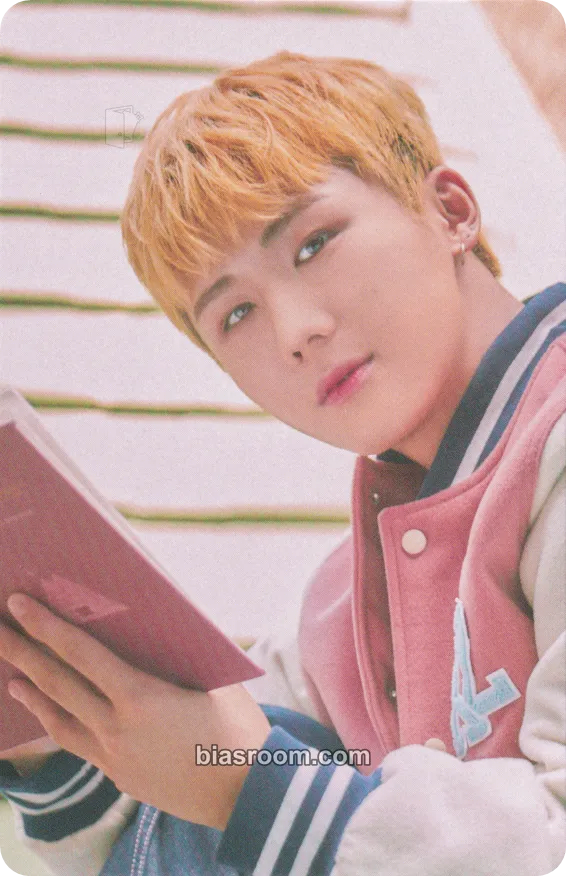 Juone (Jonghyeong) 2023 Season's Greetings Photocard - DKZ - DKZ K-pop photocard