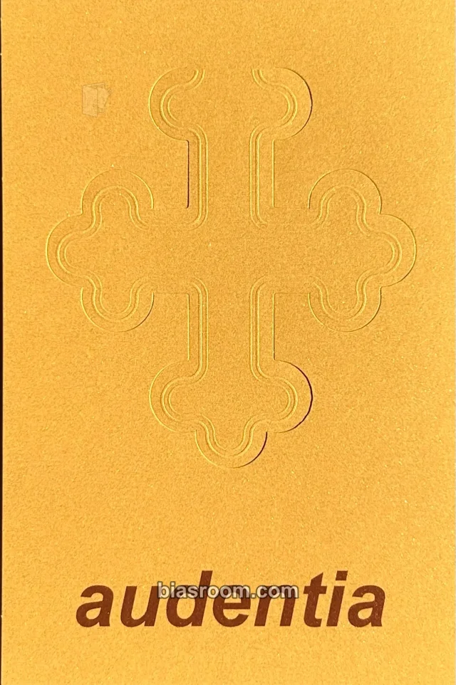 NMIXX - Expérgo Album limited edition bookmark album inclusion