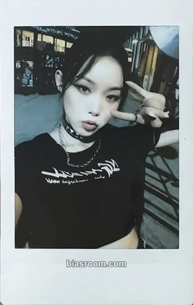 Billlie - Suhyeon - The Billage of Perception: Chapter Two Album tower records japan polaroid shibuya round 1 purchase benefit special card