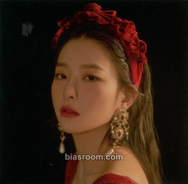 Red Velvet - Seulgi - La Rouge: Red Velvet 3rd Concert Event square card collect book/binder merch inclusion