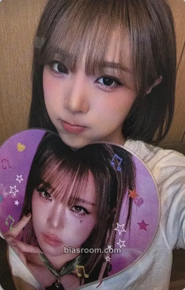 Yena - Yena - 2026 YENA ENCORE LIVE 'The Otherworldly Tale: Theatrical Edition' Event merch photocard picket