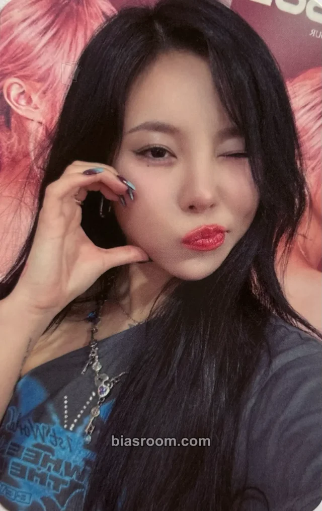 Wheein MAMAMOO Whee In 1st WORLD TOUR [WHEE IN THE MOOD : BEYOND] K-pop photocard