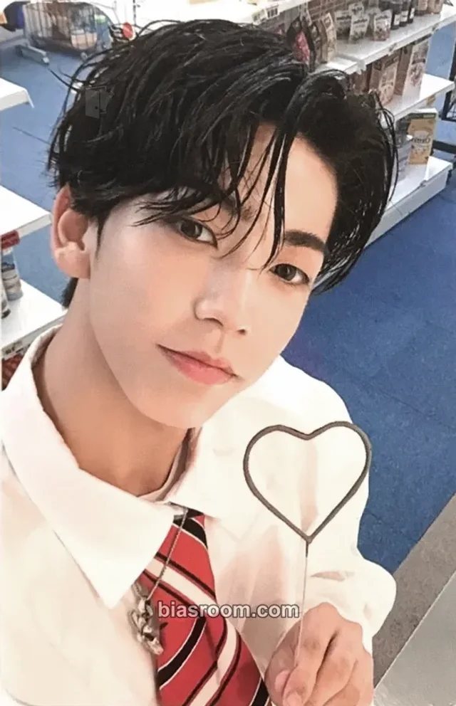 Haemin 8TURN Uncharted Drift K-pop photocard