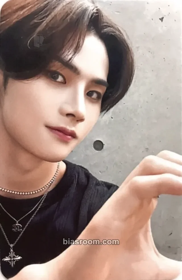 8TURN - Myungho - Uncharted Drift Album whosfan fansign round 1