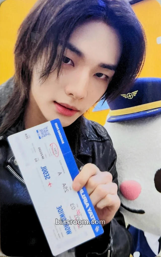 Stray Kids - Hyunjin - SKZOO EVERYWHERE ALL AROUND THE WORLD Pop-Up Store Event merch photocard pop-up offline china