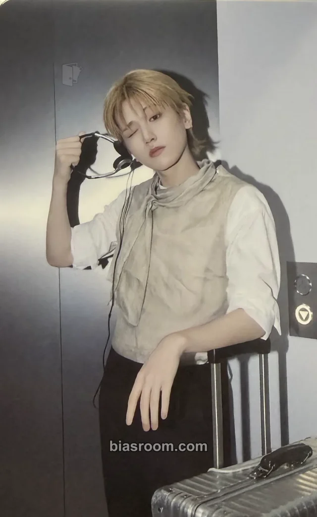 BOYNEXTDOOR - Riwoo - Knock On Vol. 2 Tour Event random pack 1/7 domestic (kr) merch photocard trading card