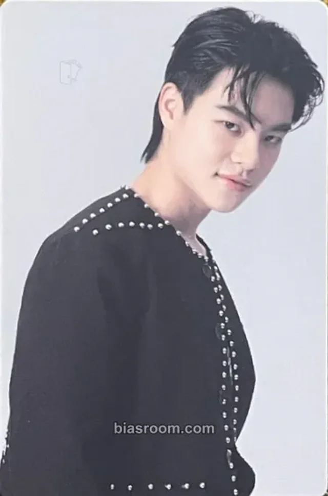 BUS - Marckris - Because of You, I Shine (Debut Single) Album random pack debut