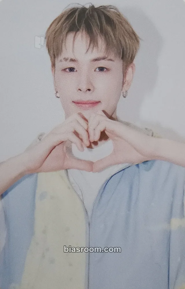 Haru Saucin' Photocard - NEXZ | Bias Room
