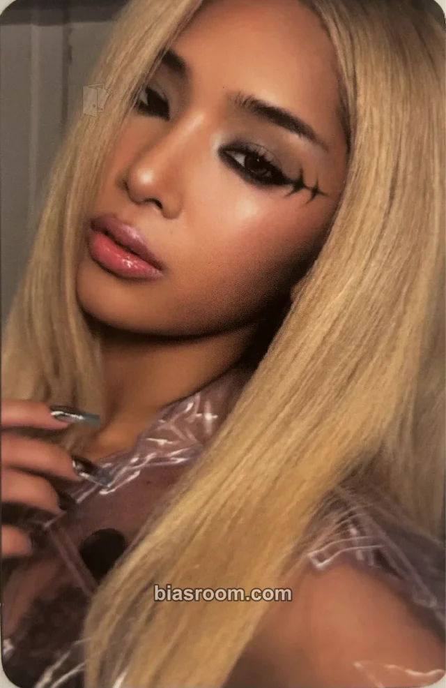 Sophia KATSEYE WILD K-pop photocard