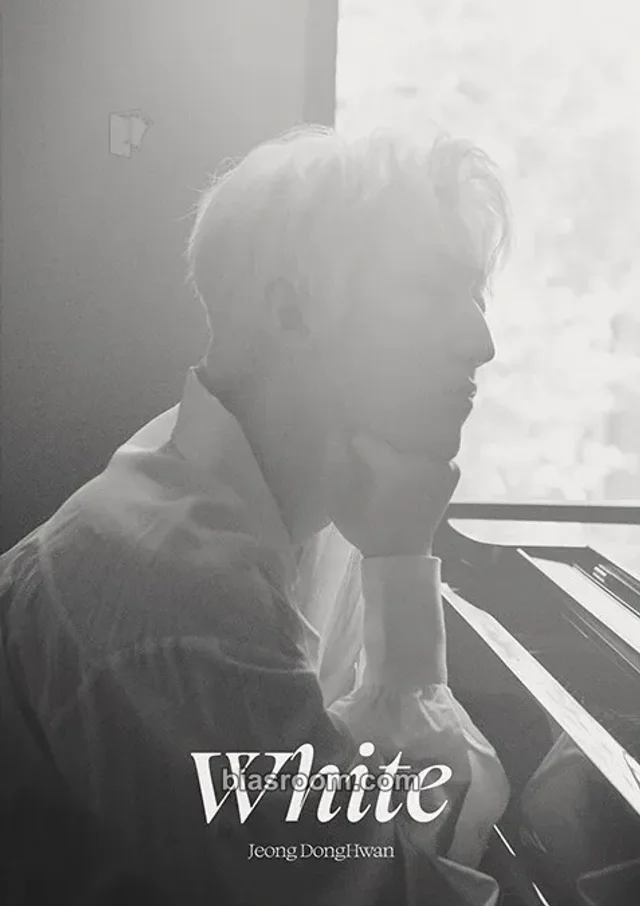 MeloMance - Donghwan - Jeong DongHwan Piano Album ‘White’ Album poster item set
