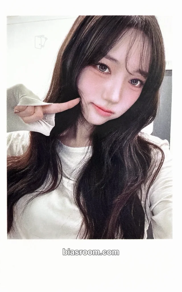 tripleS - Shion - Beyond Beauty Album jump up video call/fancall polaroid