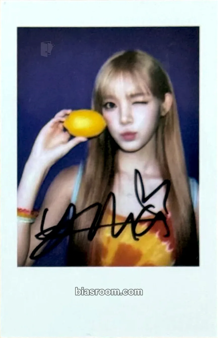 Yuha Lemon Tang Photocard - Hearts2Hearts - Hearts2Hearts K-pop photocard