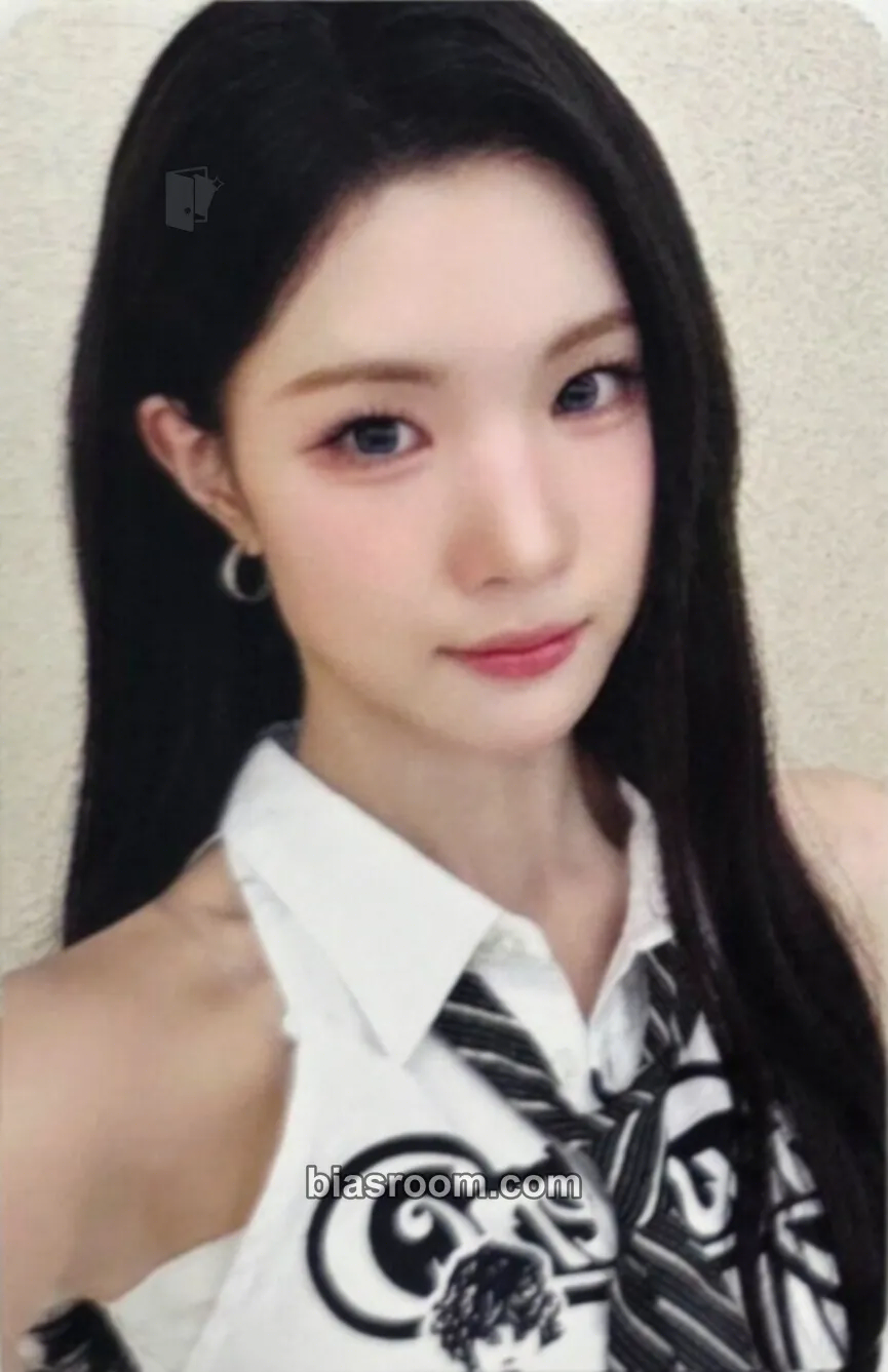 Juun Lemon Tang Photocard - Hearts2Hearts - Hearts2Hearts K-pop photocard