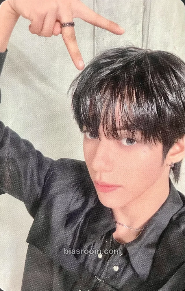 JL WHO WE ARE Photocard - AHOF | Bias Room