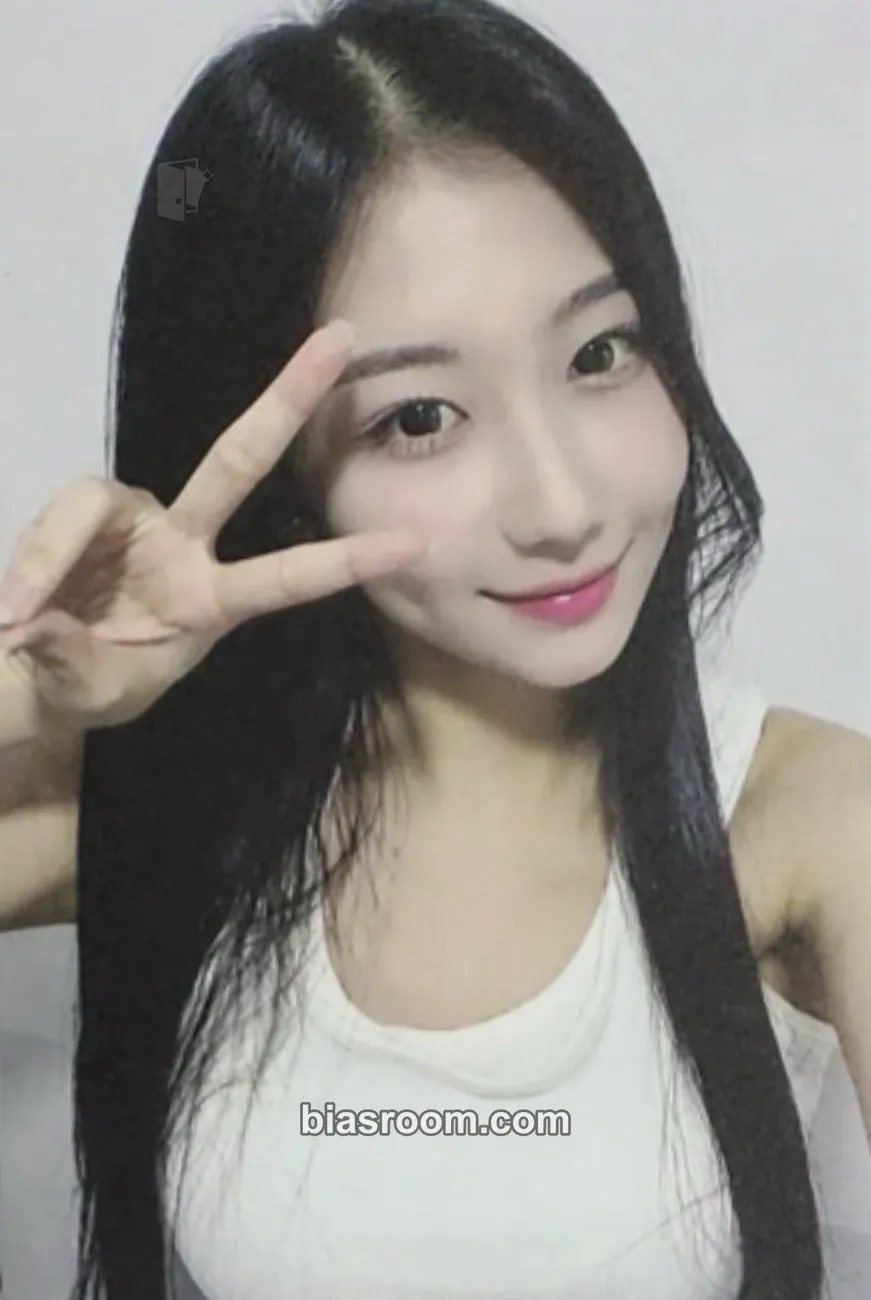 Kaede Muhan Photocard - tripleS - tripleS K-pop photocard