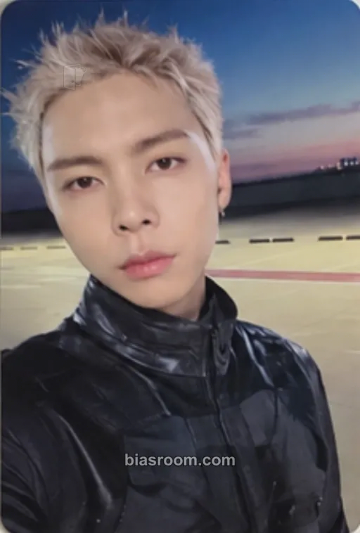Johnny NCT 127 5TH TOUR 'NEO CITY : THE REDLINE' TOUR Photocard - NCT 127 - NCT 127 K-pop photocard