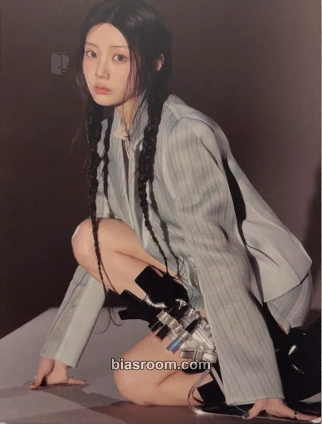ILLIT - Wonhee - I Got Your Back Album album inclusion limited edition postcard