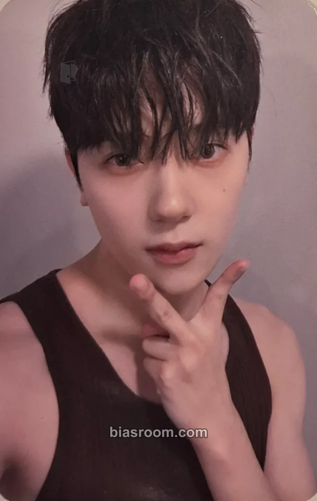 Omega X - Yechan - N Album fromm store fansign