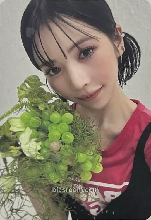 Maya Sour Grapes Photocard - NiziU - NiziU K-pop photocard