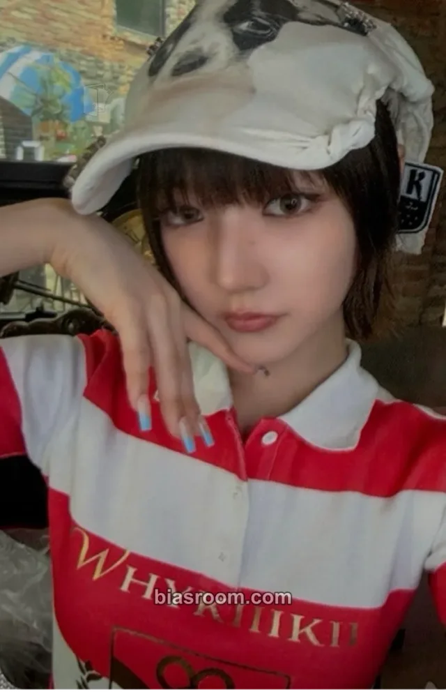 Jiyu KiiiKiii WhyKiiiKiii K-pop photocard