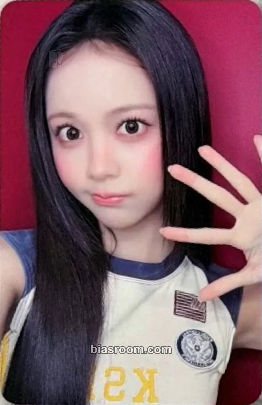 Carmen Lemon Tang Photocard - Hearts2Hearts - Hearts2Hearts K-pop photocard